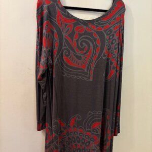 Grace elements Gray and Red long sleeve tunic with uneven hem